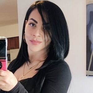 Meet your Posher, Leticia